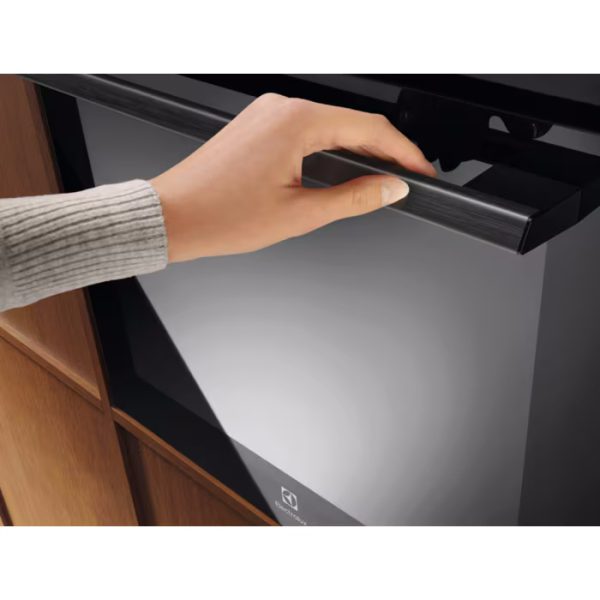 Electrolux Built In Single Oven | Pyrolytic | Black | EOM6P46K