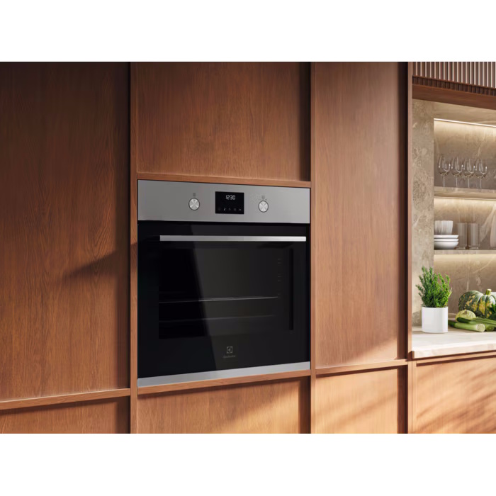 Electrolux 72L Built In Single Oven | Stainless Steel | Antifingerprint Coating | KOFFP46TX Electrolux 72L Built In Single Oven | Stainless Steel | Antifingerprint Coating | KOFFP46TX